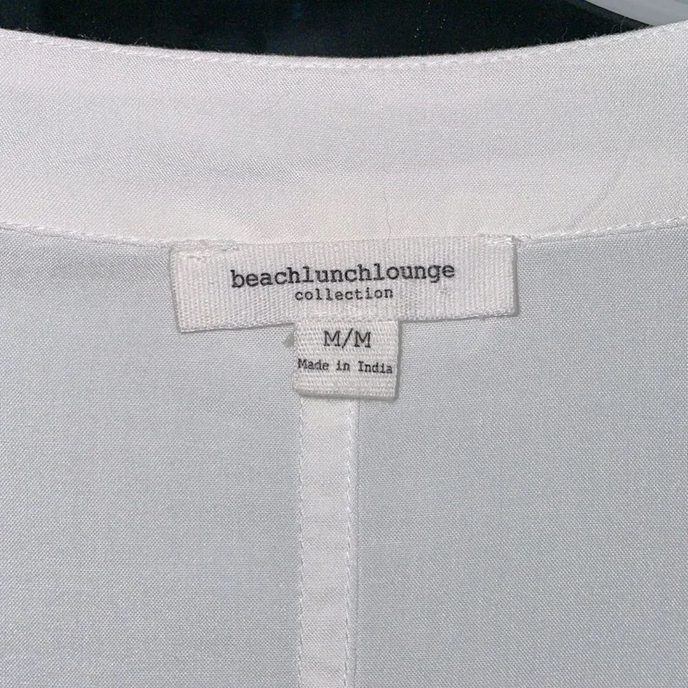 Beachlunchlounge White Dolman Sleeve Tie-Front Blouse - Picture 2 of 5